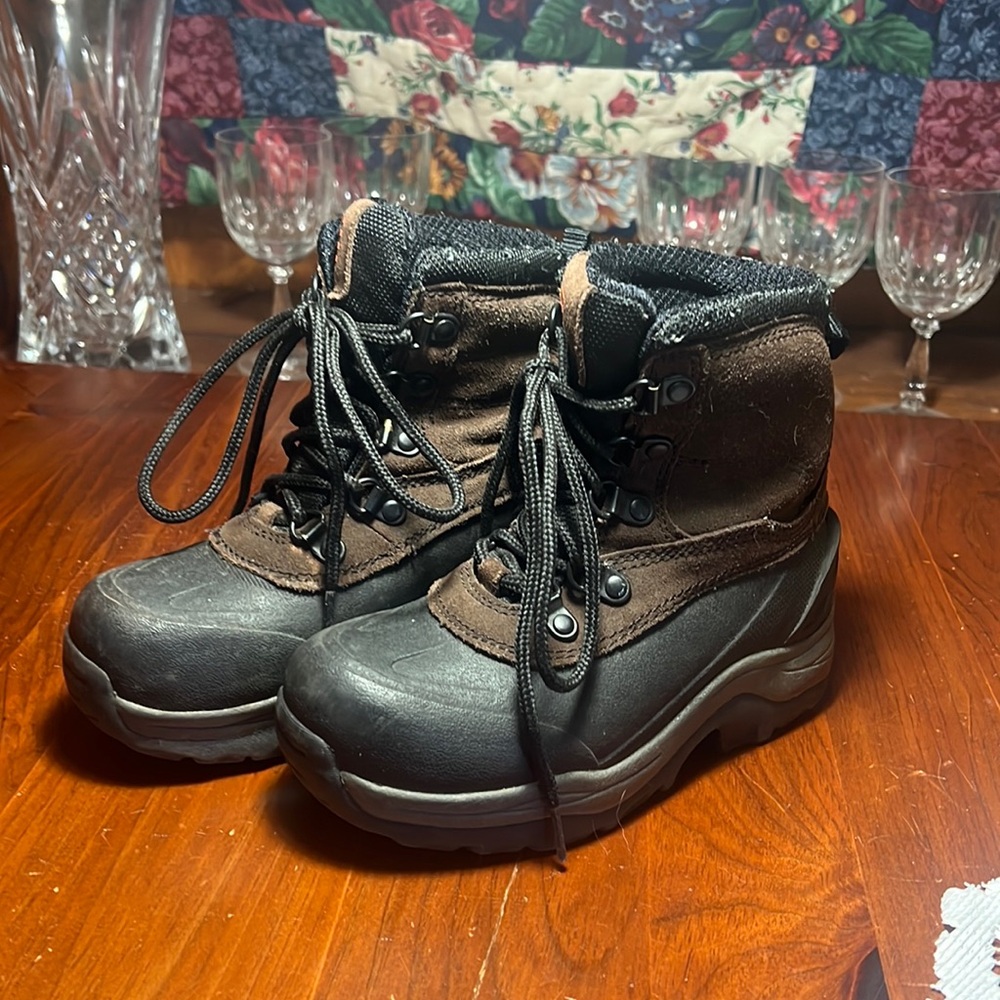 Lands End Waterproof Snow Boots Youth size 12